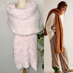 Free People Ever After Faux Fur Blanket Scarf in Rose Quartz